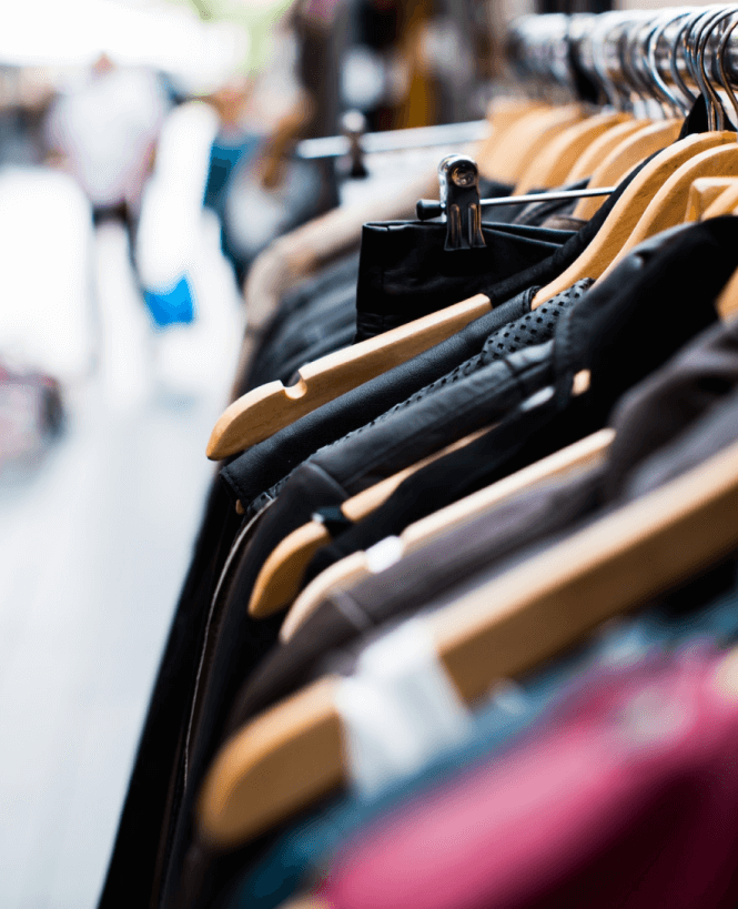 现代零售商业服装店铺内部陈列